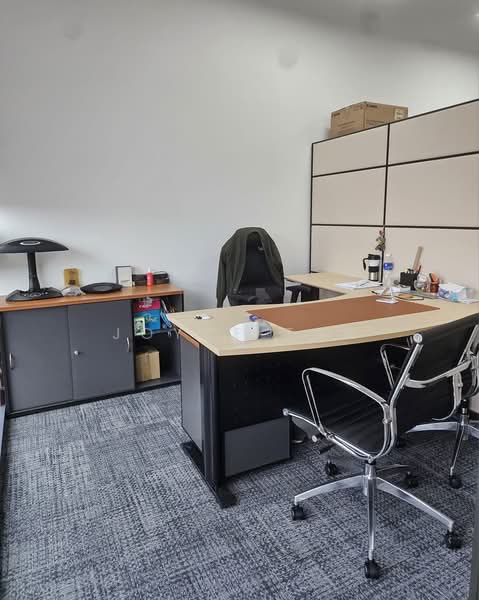 Woods Square, 12 Woodlands Square, 657 sqft, Office For Sale, by Joyce Tan, 500114875 - Manager Room - CommercialGuru.com.sg