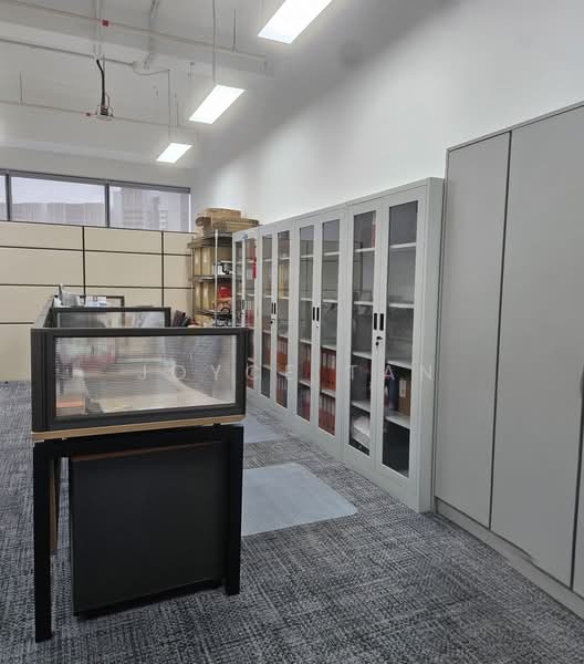 Woods Square, 12 Woodlands Square, 657 sqft, Office For Sale, by Joyce Tan, 500114875 - Staff Work Stations - CommercialGuru.com.sg