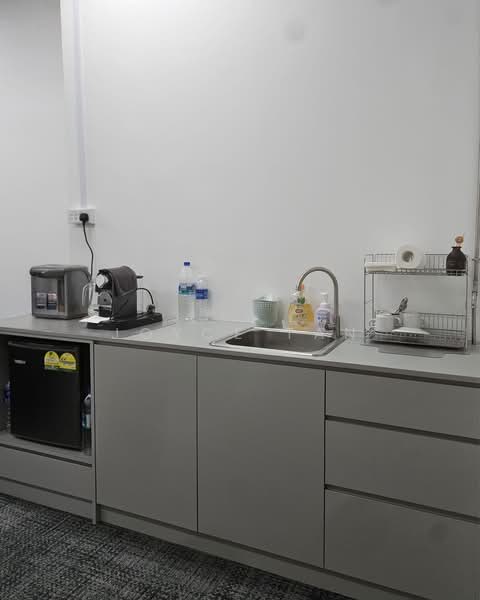 Woods Square, 12 Woodlands Square, 657 sqft, Office For Sale, by Joyce Tan, 500114875 - Pantry - CommercialGuru.com.sg