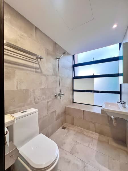 The Ambra, 97 Lor H Telok Kurau, 3 Bedrooms, 1,216 sqft, Condominium For Sale, by Terence Tee (郑志翔), 500114876 - Common Bathroom - PropertyGuru.com.sg