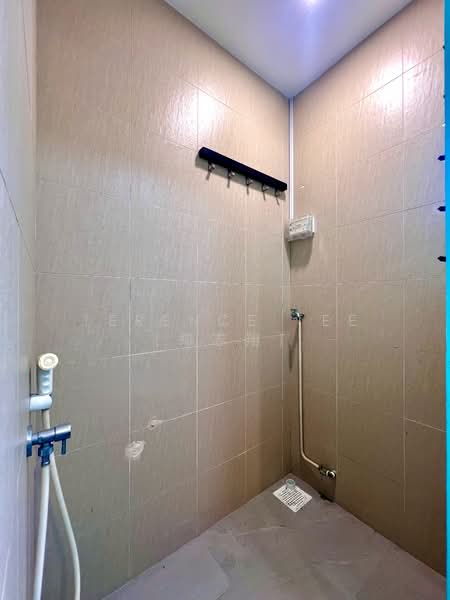 The Ambra, 97 Lor H Telok Kurau, 3 Bedrooms, 1,216 sqft, Condominium For Sale, by Terence Tee (郑志翔), 500114876 - Yard Bathroom - PropertyGuru.com.sg