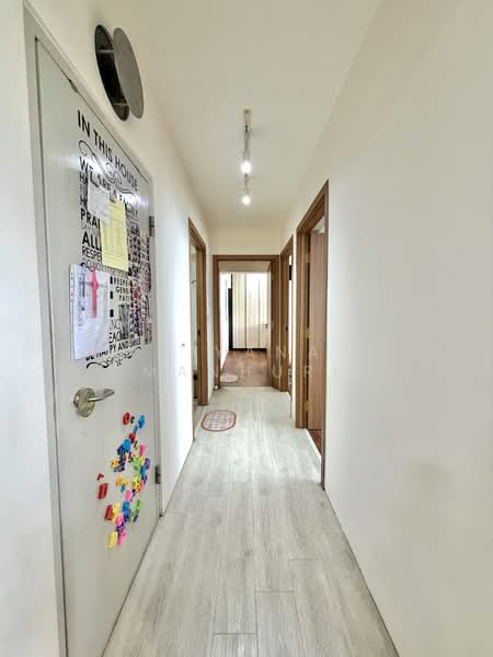 451B Bukit Batok West Avenue 6, 451B Bukit Batok West Avenue 6, 3 Bedrooms, 1,001 sqft, HDB Flat For Sale, by Liyana Manhuri, 500114881 - Corridor - PropertyGuru.com.sg