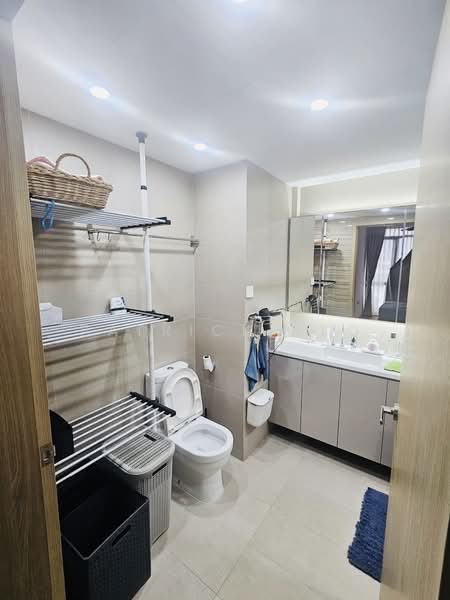Wandervale, 365 Choa Chu Kang Avenue 3, 3 Bedrooms, 1,098 sqft, Executive Condominium For Sale, by Patrick Neo, 500114906 - Master Bathroom - PropertyGuru.com.sg