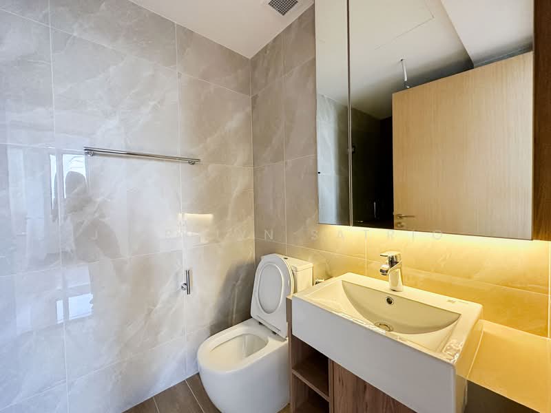 Urban Treasures, 205 Jalan Eunos, 3 Bedrooms, 883 sqft, Condominium For Sale, by Jerralyn Satrio, 500114909 - Bathroom - PropertyGuru.com.sg