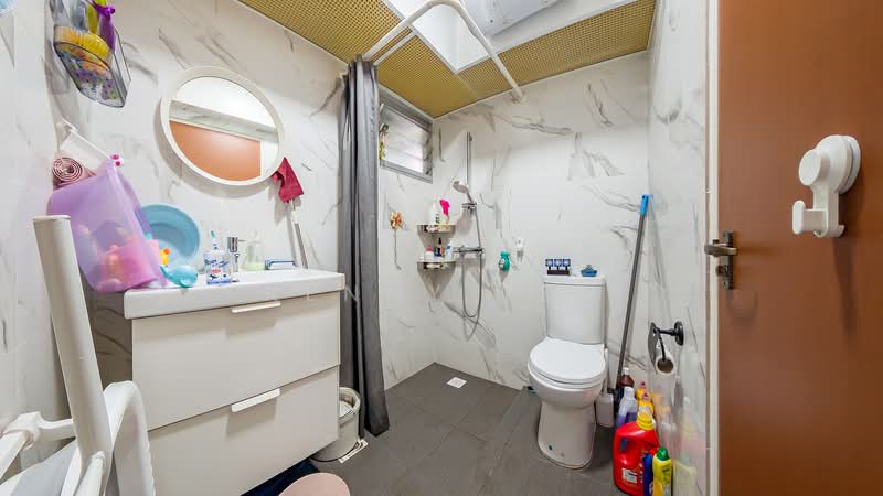 105A Depot Road, 105A Depot Road, 3 Bedrooms, 990 sqft, HDB Flat For Sale, by Kenny Ter, 500114919 - Bathroom - PropertyGuru.com.sg