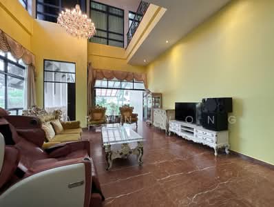 For Sale - ❤️GIANT⚡️Freehold 3-Storey Semi-D in East Coast Hill w 8 Bedrooms!