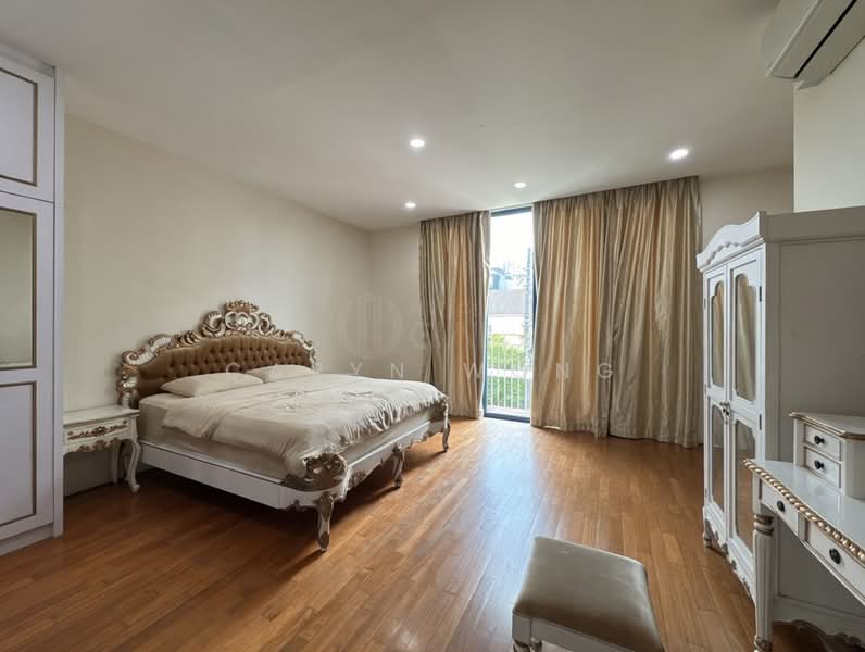 ❤️GIANT⚡️Freehold 3-Storey Semi-D in East Coast Hill w 8 Bedrooms!, Sennett Lane/ Evergreen Avenue/ Upper East Coast Road, 8 Bedrooms, 6,500 sqft, Semi-Detached House For Sale, by Caryn Wong, 500114932 - Bedroom - PropertyGuru.com.sg