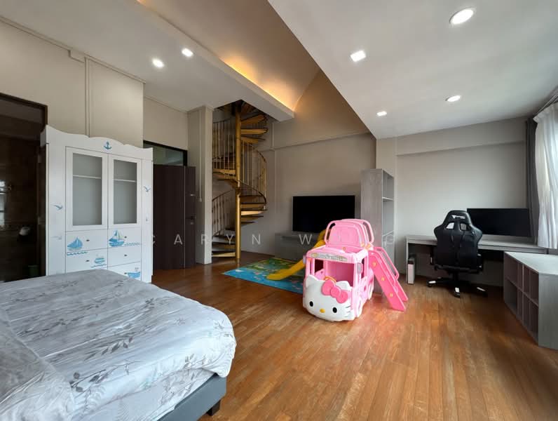 ❤️GIANT⚡️Freehold 3-Storey Semi-D in East Coast Hill w 8 Bedrooms!, Sennett Lane/ Evergreen Avenue/ Upper East Coast Road, 8 Bedrooms, 6,500 sqft, Semi-Detached House For Sale, by Caryn Wong, 500114932 - Bedroom - PropertyGuru.com.sg