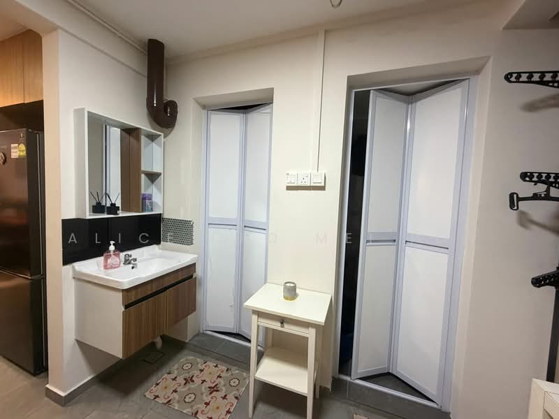 122 Yuan Ching Road, 122 Yuan Ching Road, Room Rental, 120 sqft, HDB Flat For Rent, by Alice Cho Mei Poh, 500114937 - Bathroom - PropertyGuru.com.sg