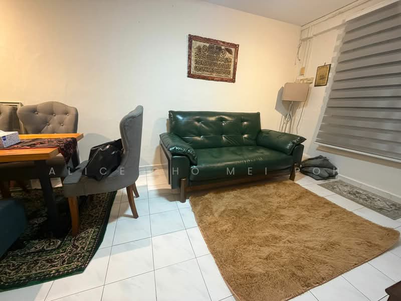 122 Yuan Ching Road, 122 Yuan Ching Road, Room Rental, 120 sqft, HDB Flat For Rent, by Alice Cho Mei Poh, 500114937 - Living Room - PropertyGuru.com.sg