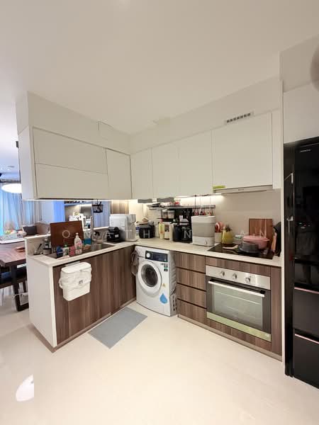Treasure at Tampines, 45 Tampines Lane, 3 Bedrooms, 915 sqft, Condominium For Sale, by Jonathan Tan, 500114938 - Kitchen - PropertyGuru.com.sg