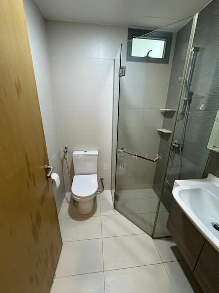 Skies Miltonia, 3 Miltonia Close, 2 Bedrooms, 743 sqft, Condominium For Rent, by Ryan Chin 陈世川, 500114957 - Bathroom - PropertyGuru.com.sg