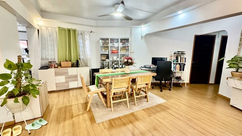 309 Jurong East Street 32, 309 Jurong East Street 32, 3 Bedrooms, 1,463 sqft, HDB Flat For Sale, by Lui Yen Yuin, 500114959 - Dining Room - PropertyGuru.com.sg