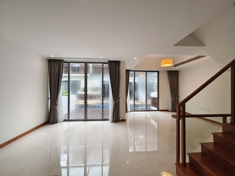 1KM to Raffles Girls Primary! District 11 Landed living with Amenities!, , 5 Bedrooms, 3,100 sqft, Cluster House For Sale, by Jake Yeo, 500114967 - Living Room - PropertyGuru.com.sg
