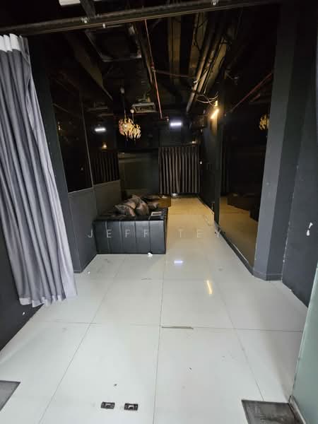 Furama City Centre, 60 Eu Tong Sen Street, 377 sqft, Mall Shop For Rent, by Jeff Tey, 500114971 - Interior - CommercialGuru.com.sg