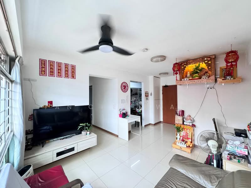 438C Bukit Batok West Avenue 8, 438C Bukit Batok West Avenue 8, 2 Bedrooms, 732 sqft, HDB Flat For Sale, by Tan Chee Hwang, 500114972 - Living Room - PropertyGuru.com.sg