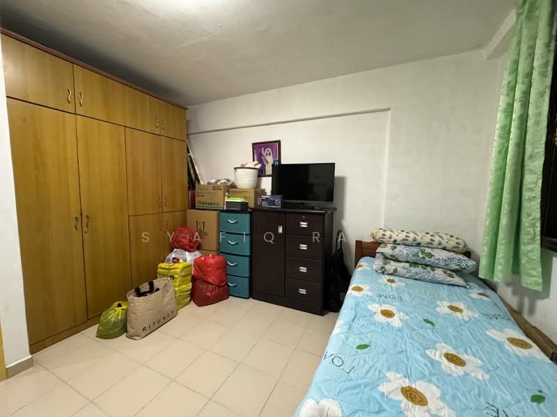 511 Bukit Batok Street 52, 511 Bukit Batok Street 52, 3 Bedrooms, 904 sqft, HDB Flat For Sale, by Syafiq Rauf, 500114983 - Bedroom - PropertyGuru.com.sg