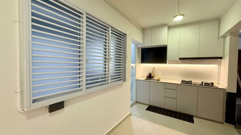 228B Compassvale Walk, 228B Compassvale Walk, 3 Bedrooms, 1,097 sqft, HDB Flat For Sale, by Asyraf Azman, 500114987 - Kitchen - PropertyGuru.com.sg