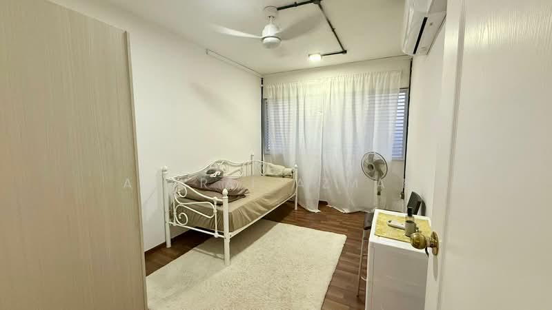 228B Compassvale Walk, 228B Compassvale Walk, 3 Bedrooms, 1,097 sqft, HDB Flat For Sale, by Asyraf Azman, 500114987 - Common Bedroom - PropertyGuru.com.sg