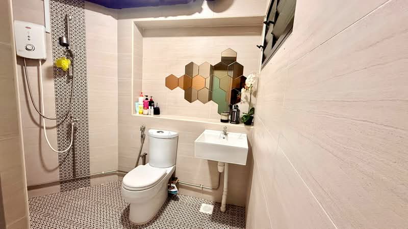 228B Compassvale Walk, 228B Compassvale Walk, 3 Bedrooms, 1,097 sqft, HDB Flat For Sale, by Asyraf Azman, 500114987 - Bathroom - PropertyGuru.com.sg