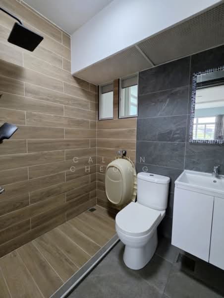 208B Punggol Place, 208B Punggol Place, 3 Bedrooms, 990 sqft, HDB Flat For Sale, by Calvin Cheong, 500114993 - Common Bathroom - PropertyGuru.com.sg