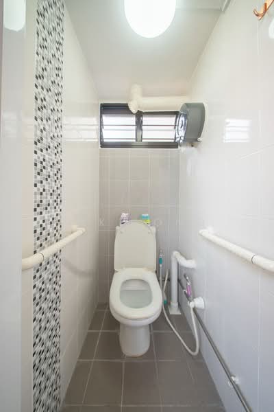 75 Bedok North Road, 75 Bedok North Road, 2 Bedrooms, 635 sqft, HDB Flat For Sale, by Jake Ong, 500114994 - Bathroom - PropertyGuru.com.sg