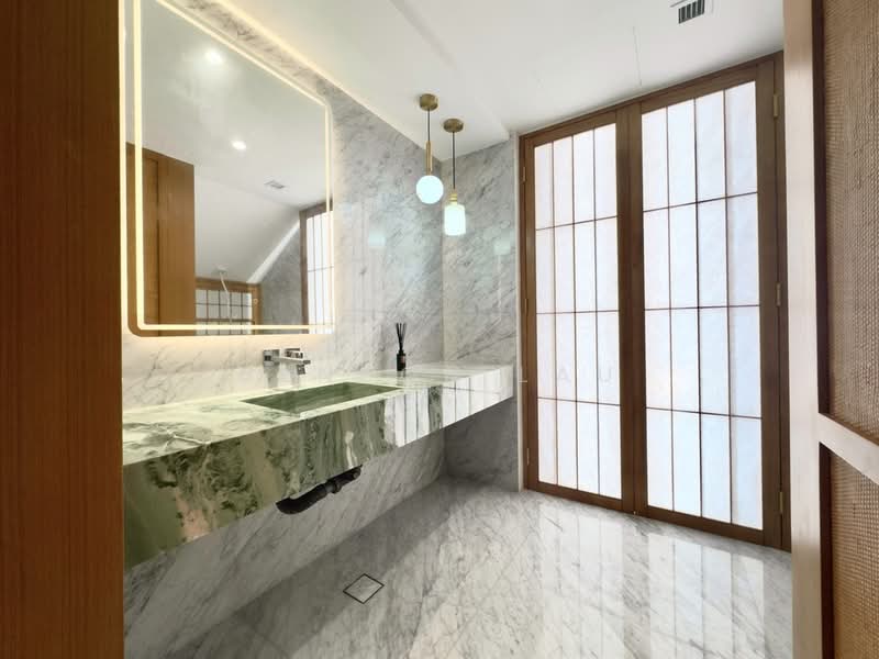 ❤️ Brand New Semi-D @ Holland Grove | TOP Obtained ❤️, , 5 Bedrooms, 8,243 sqft, Semi-Detached House For Sale, by Benson Lau, 500114995 - Bathroom - PropertyGuru.com.sg