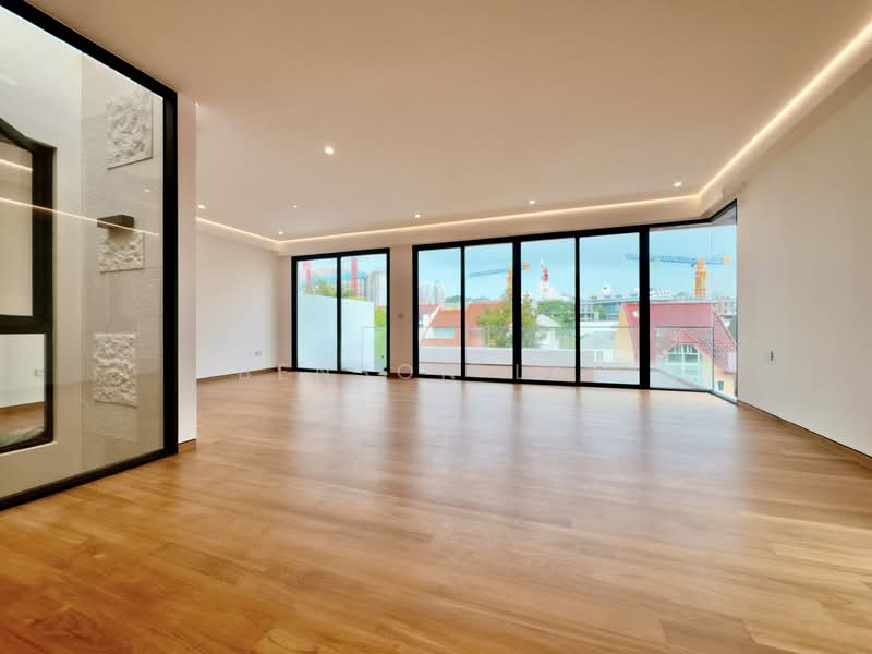 ❤️ Brand New Semi-D @ Holland Grove | TOP Obtained ❤️, , 5 Bedrooms, 8,243 sqft, Semi-Detached House For Sale, by Benson Lau, 500114995 - Master Bedroom - PropertyGuru.com.sg