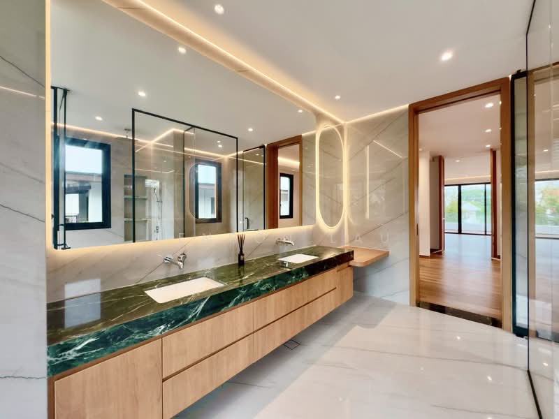 ❤️ Brand New Semi-D @ Holland Grove | TOP Obtained ❤️, , 5 Bedrooms, 8,243 sqft, Semi-Detached House For Sale, by Benson Lau, 500114995 - Master Bathroom - PropertyGuru.com.sg