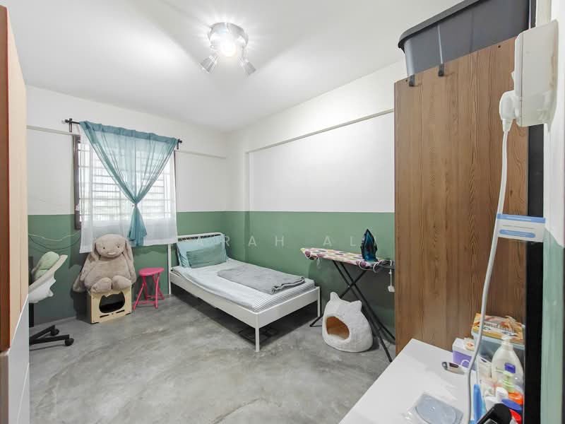 419 Ang Mo Kio Avenue 10, 419 Ang Mo Kio Avenue 10, 2 Bedrooms, 797 sqft, HDB Flat For Sale, by Farah Ali, 500115004 - Bedroom - PropertyGuru.com.sg