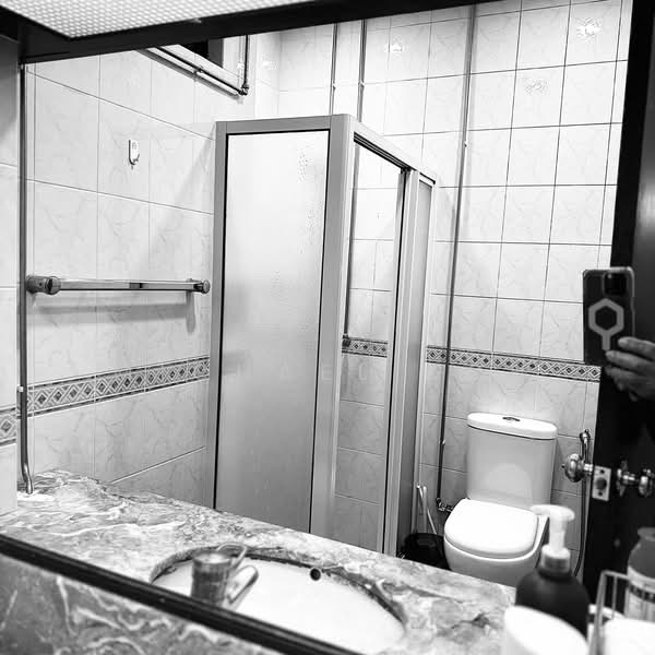 Richmond Park, 3 Bideford Road, 2 Bedrooms, 1,012 sqft, Condominium For Rent, by Michael Koh, 500115008 - Bathroom - PropertyGuru.com.sg