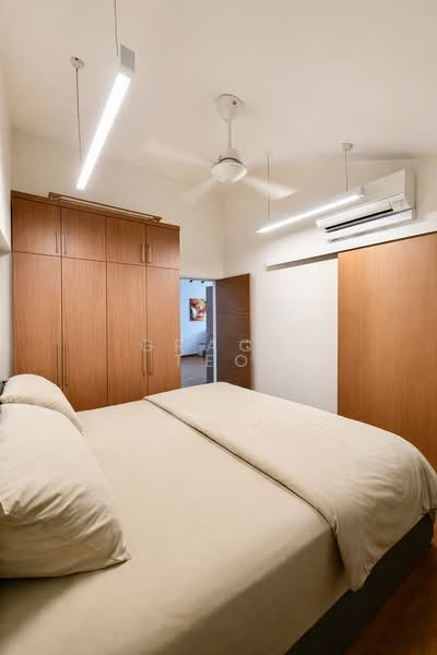 🏆 RENOVATED CORNER SEMI-D@THOMSON PARK! 1KM TO AI TONG & CATHOLIC HIGH!NEAR UPP THOMSON MRT! 🏆, Jalan Terubok, Jalan Sembilang,Jalan ikan merah, Jalan keli,Jalan Todak, Upper Thomson Road, Sin Ming Road, Jalan Binchang, Bright Hill Crescent, Bright Hill Drive, Jalan Belibas, Jalan Minggu, Jalan Khamis, Jalan Rabu, Jalan Isnin, Sin Ming Road, 8 Bedrooms, 3,605 sqft, Semi-Detached House For Sale, by Grace Teo, 500115011 - Bedroom - PropertyGuru.com.sg