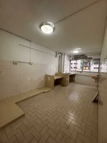 237 Yishun Ring Road, 237 Yishun Ring Road, 2 Bedrooms, 721 sqft, HDB Flat For Sale, by Bobby Ho, 500115014 - Kitchen - PropertyGuru.com.sg