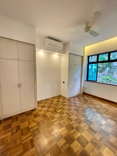 Spring Grove, 53 Grange Road, 2 Bedrooms, 1,335 sqft, Condominium For Sale, by Rita Danani, 500115038 - Interior - PropertyGuru.com.sg