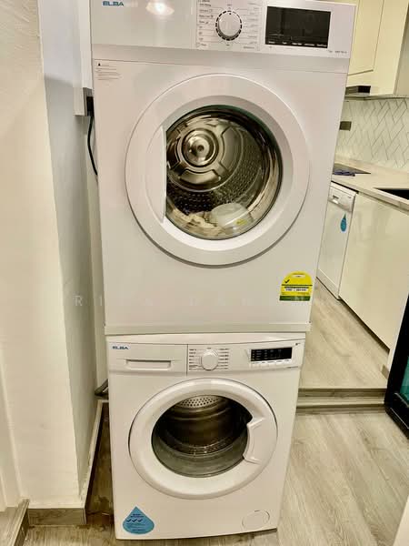 Spring Grove, 53 Grange Road, 2 Bedrooms, 1,335 sqft, Condominium For Sale, by Rita Danani, 500115038 - Interior - PropertyGuru.com.sg