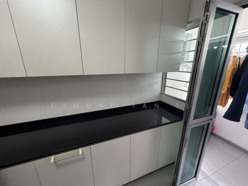 633B Senja Green, 633B Senja Road, 3 Bedrooms, 1,001 sqft, HDB Flat For Sale, by Edmund Tan TL, 500115040 - Kitchen (Edited) - PropertyGuru.com.sg