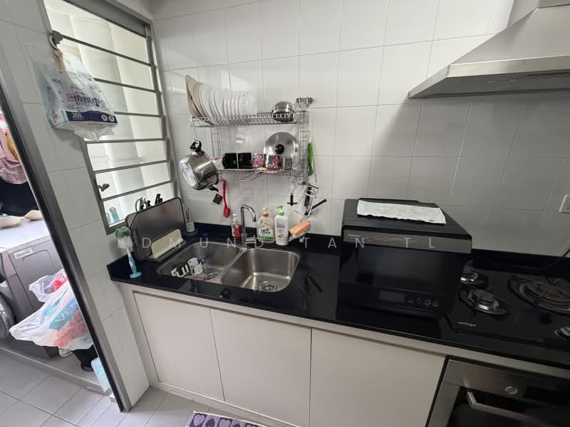 633B Senja Green, 633B Senja Road, 3 Bedrooms, 1,001 sqft, HDB Flat For Sale, by Edmund Tan TL, 500115040 - Kitchen - PropertyGuru.com.sg