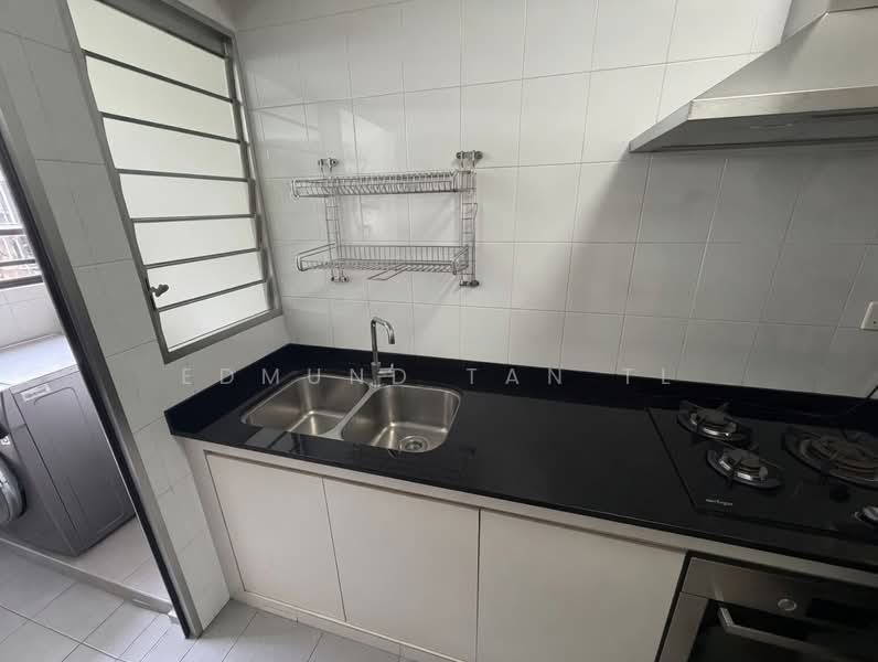 633B Senja Green, 633B Senja Road, 3 Bedrooms, 1,001 sqft, HDB Flat For Sale, by Edmund Tan TL, 500115040 - Kitchen (Edited) - PropertyGuru.com.sg