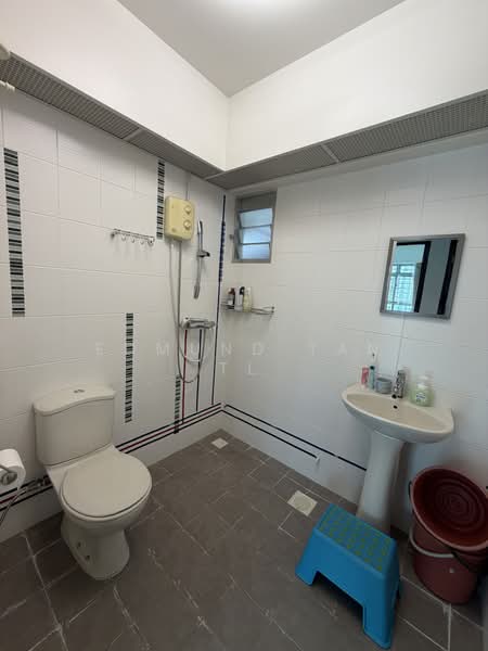 633B Senja Green, 633B Senja Road, 3 Bedrooms, 1,001 sqft, HDB Flat For Sale, by Edmund Tan TL, 500115040 - Bathroom - PropertyGuru.com.sg