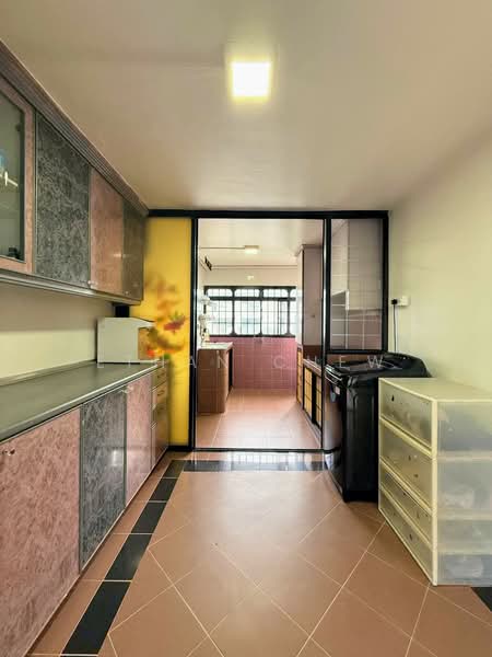 712 Yishun Avenue 5, 712 Yishun Avenue 5, 3 Bedrooms, 1,001 sqft, HDB Flat For Sale, by Ethan Chew, 500115041 - Kitchen - PropertyGuru.com.sg