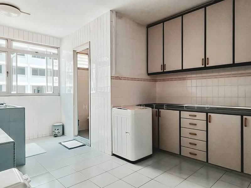 553 Hougang Street 51, 553 Hougang Street 51, 3 Bedrooms, 1,302 sqft, HDB Flat For Sale, by AARON LIM, 500115043 - Kitchen - PropertyGuru.com.sg