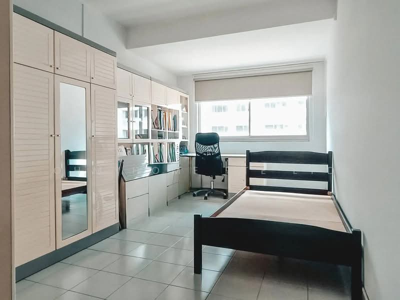 553 Hougang Street 51, 553 Hougang Street 51, 3 Bedrooms, 1,302 sqft, HDB Flat For Sale, by AARON LIM, 500115043 - Bedroom - PropertyGuru.com.sg