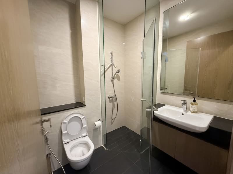 The Enclave Holland, 131 Holland Road, 2 Bedrooms, 721 sqft, Condominium For Sale, by Belle Yip, 500115049 - Bathroom - PropertyGuru.com.sg