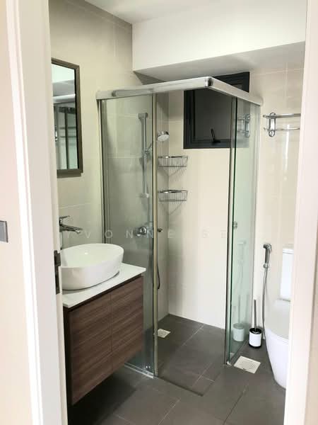 311A Clementi Avenue 4, 311A Clementi Avenue 4, 3 Bedrooms, 882 sqft, HDB Flat For Sale, by Yvonne See, 500115052 - Bathroom - PropertyGuru.com.sg
