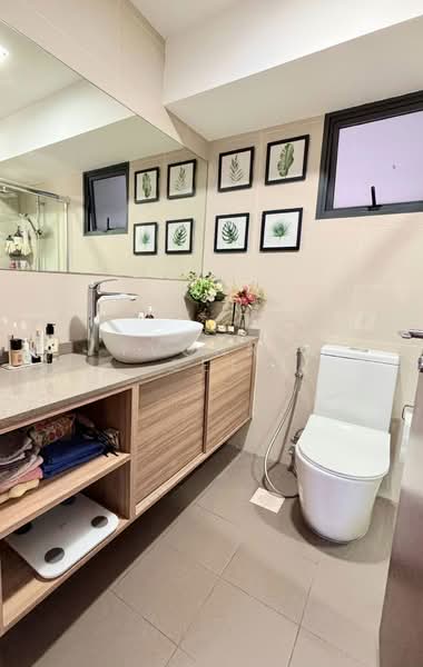 311A Clementi Avenue 4, 311A Clementi Avenue 4, 3 Bedrooms, 882 sqft, HDB Flat For Sale, by Yvonne See, 500115052 - Bathroom - PropertyGuru.com.sg