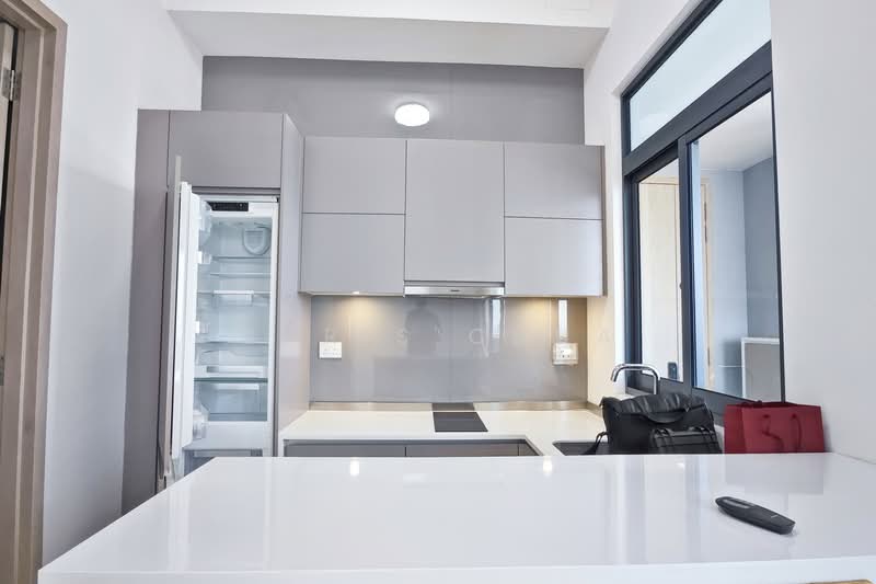 J Gateway, 6 Gateway Drive, 2 Bedrooms, 743 sqft, Condominium For Rent, by Chris Chua, 500115067 - Kitchen - PropertyGuru.com.sg