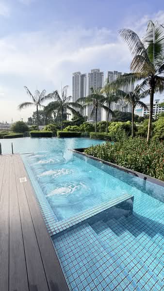 Cube 8, 376 Thomson Road, 2 Bedrooms, 893 sqft, Condominium For Sale, by Joe Ng Xu Hong 黄緒汯, 500115077 - Pool - PropertyGuru.com.sg