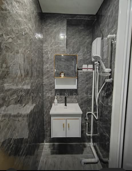38 Woodlands Industrial Park E1 | Ground Floor | 635 sf, , 635 sqft, Factory / Workshop (B2) For Sale, by Raymond Lim, 500115084 - Bathroom - CommercialGuru.com.sg
