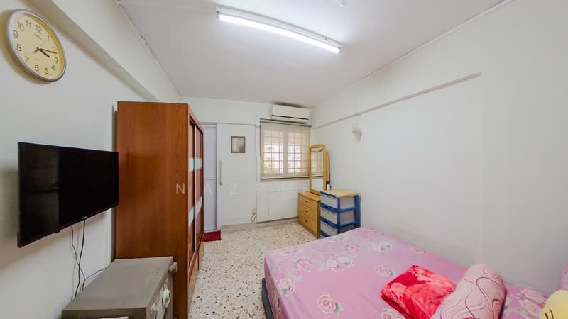 180 Ang Mo Kio Avenue 5, 180 Ang Mo Kio Avenue 5, 2 Bedrooms, 732 sqft, HDB Flat For Sale, by Nazriff ., 500115085 - Master Bedroom - PropertyGuru.com.sg