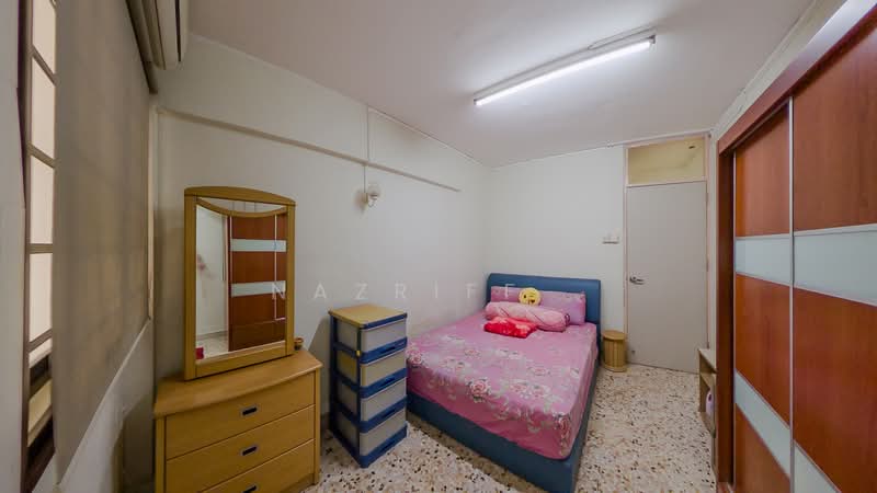 180 Ang Mo Kio Avenue 5, 180 Ang Mo Kio Avenue 5, 2 Bedrooms, 732 sqft, HDB Flat For Sale, by Nazriff ., 500115085 - Master Bedroom - PropertyGuru.com.sg